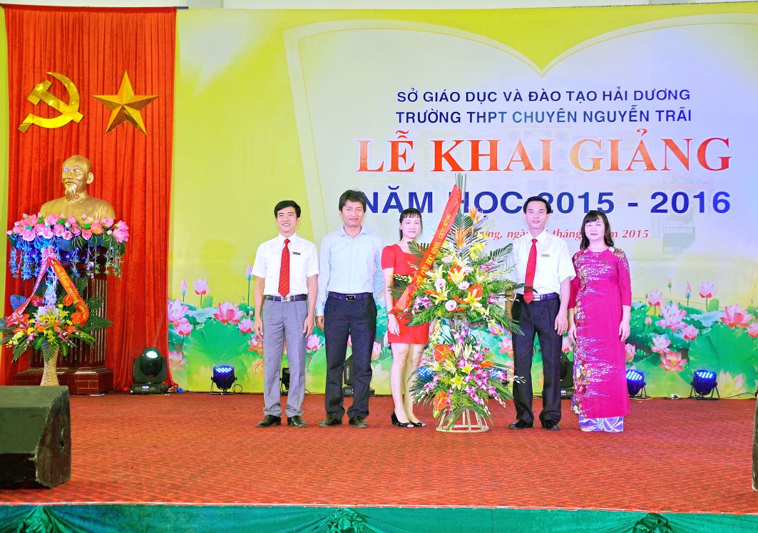 Nhấn để phóng to
