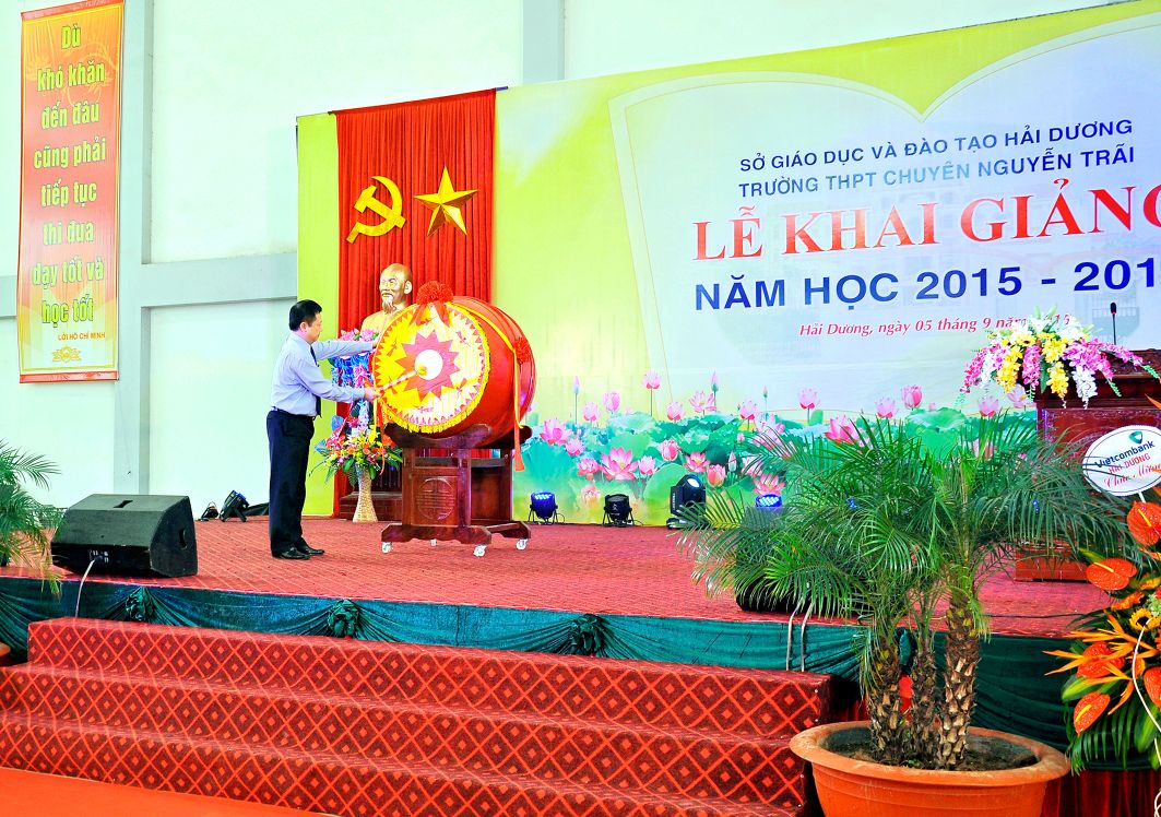 Nhấn để phóng to