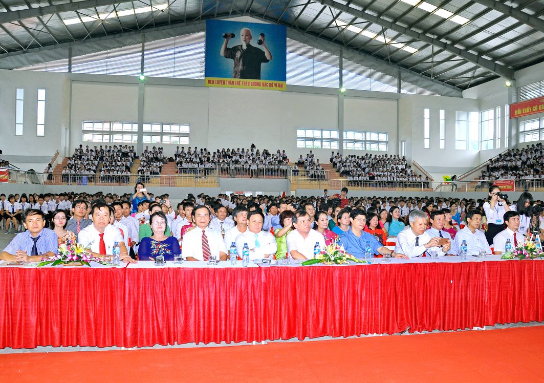 Nhấn để phóng to