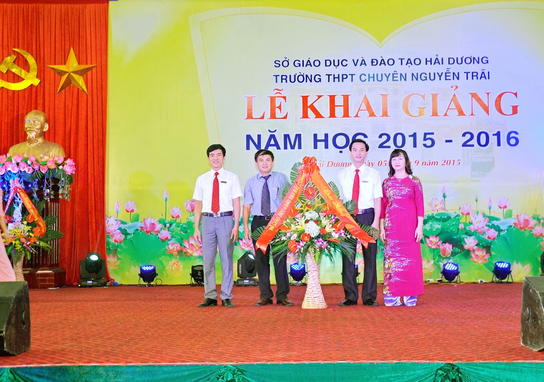 Nhấn để phóng to