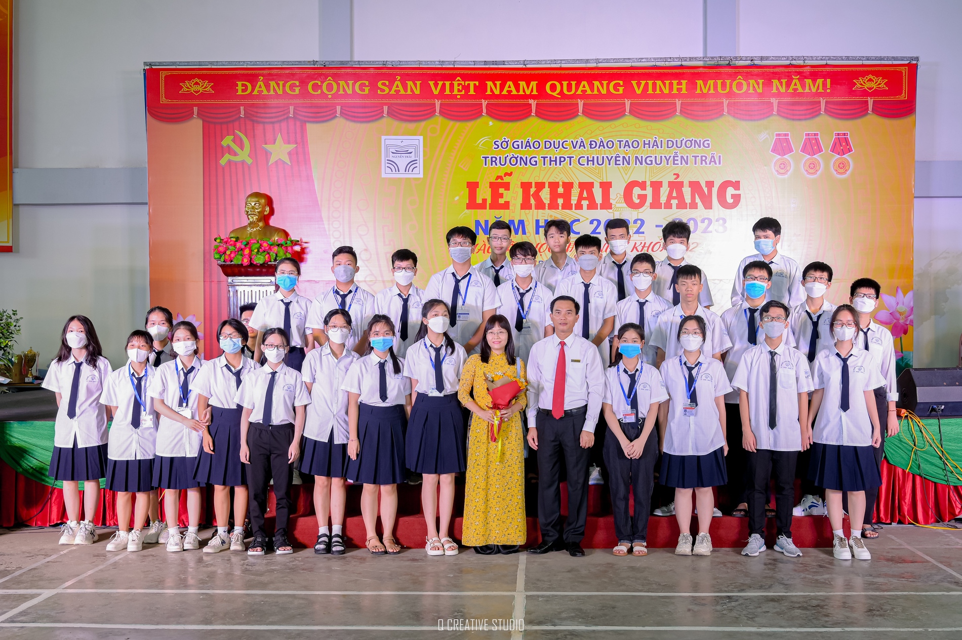 Nhấn để phóng to