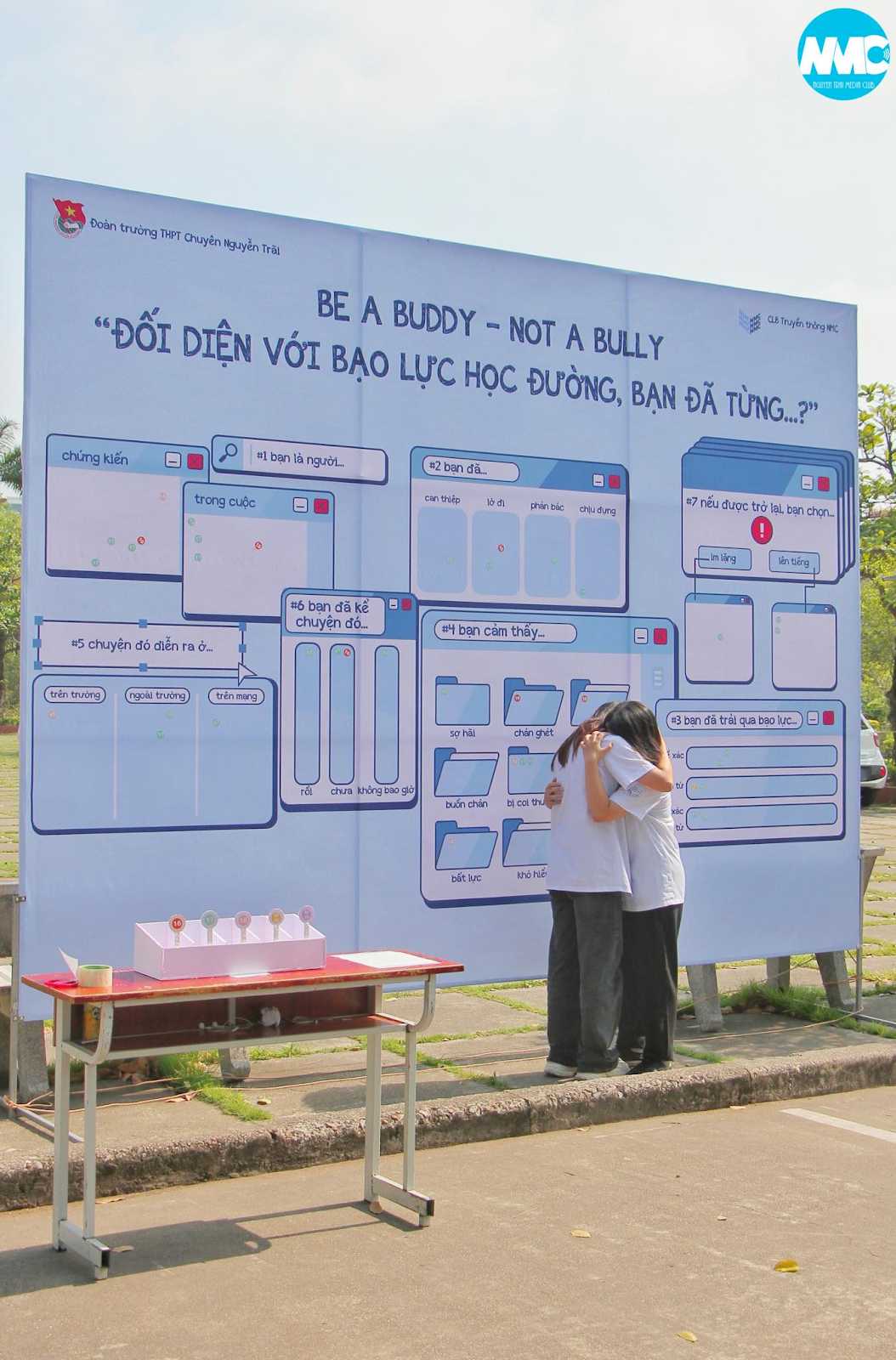 Nhấn để phóng to