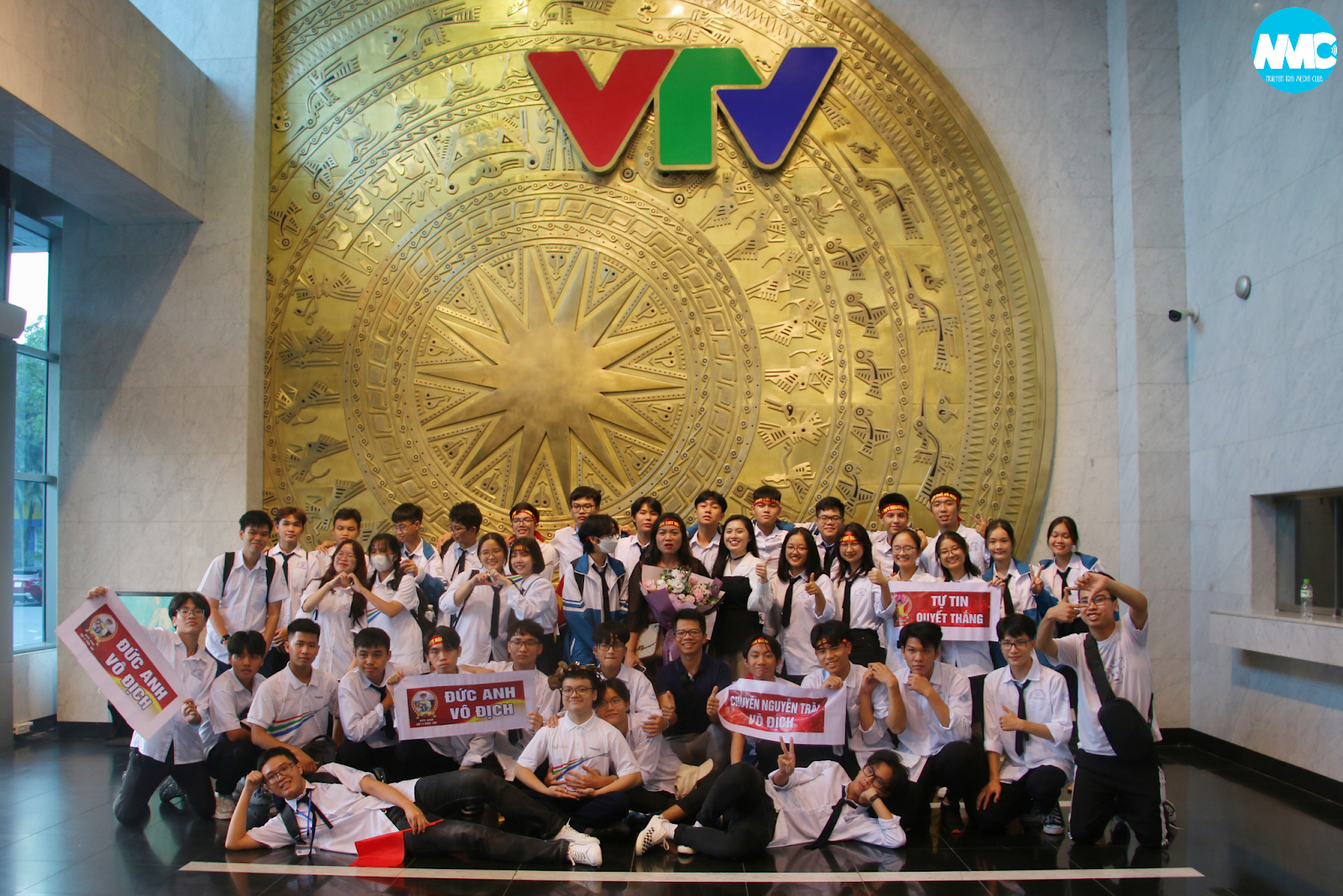 Nhấn để phóng to