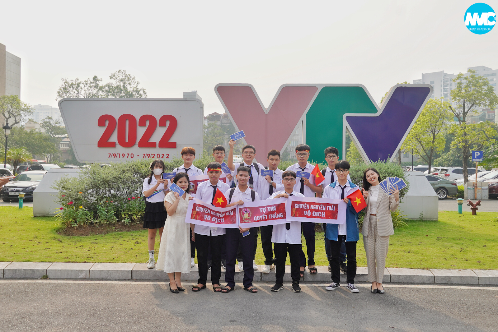 Nhấn để phóng to
