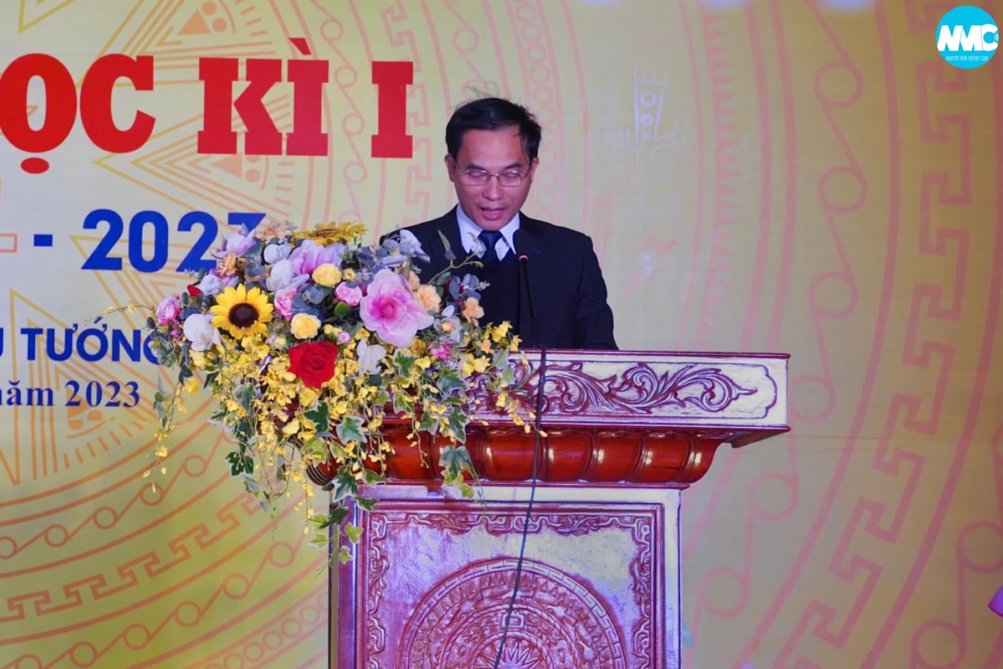 Nhấn để phóng to