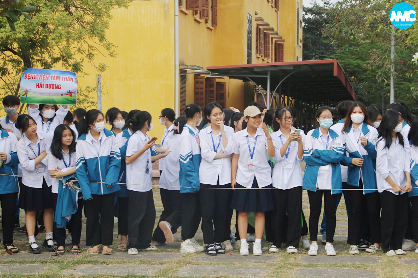 Nhấn để phóng to