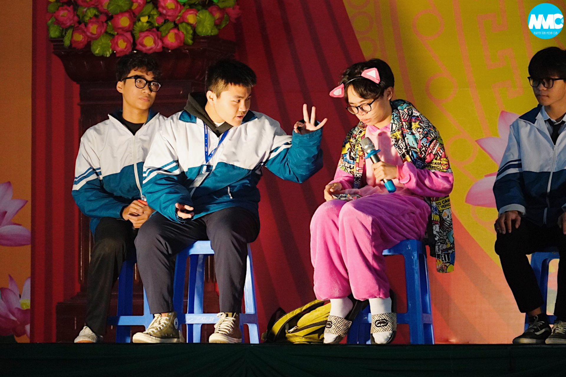 Nhấn để phóng to