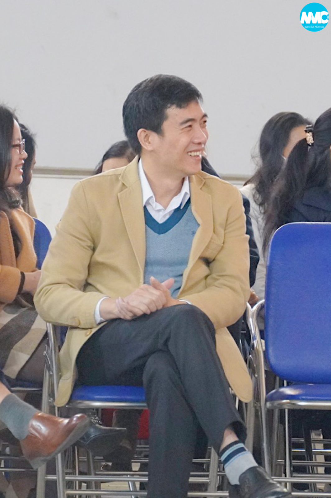 Nhấn để phóng to