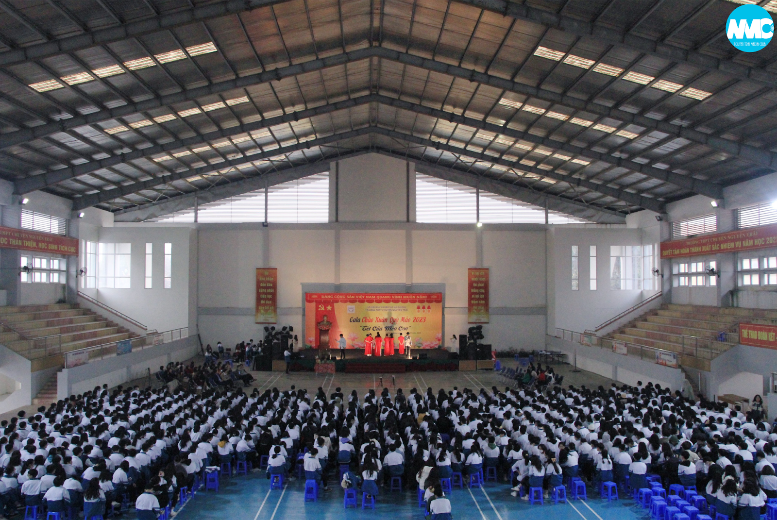 Nhấn để phóng to