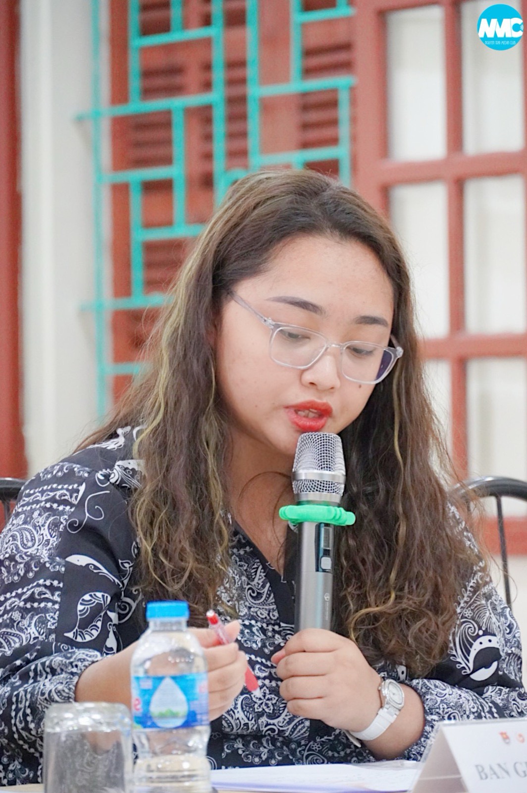 Nhấn để phóng to