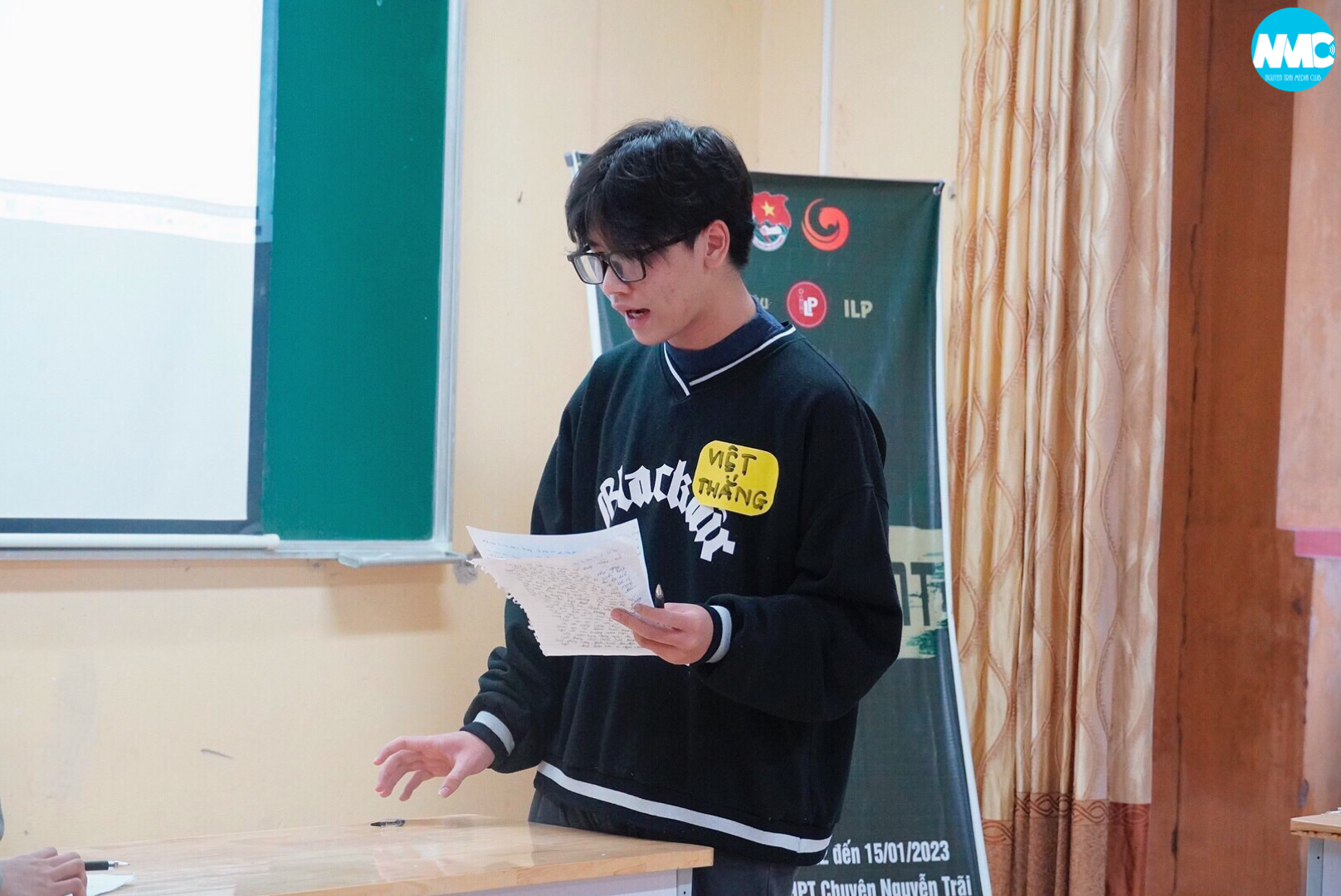 Nhấn để phóng to