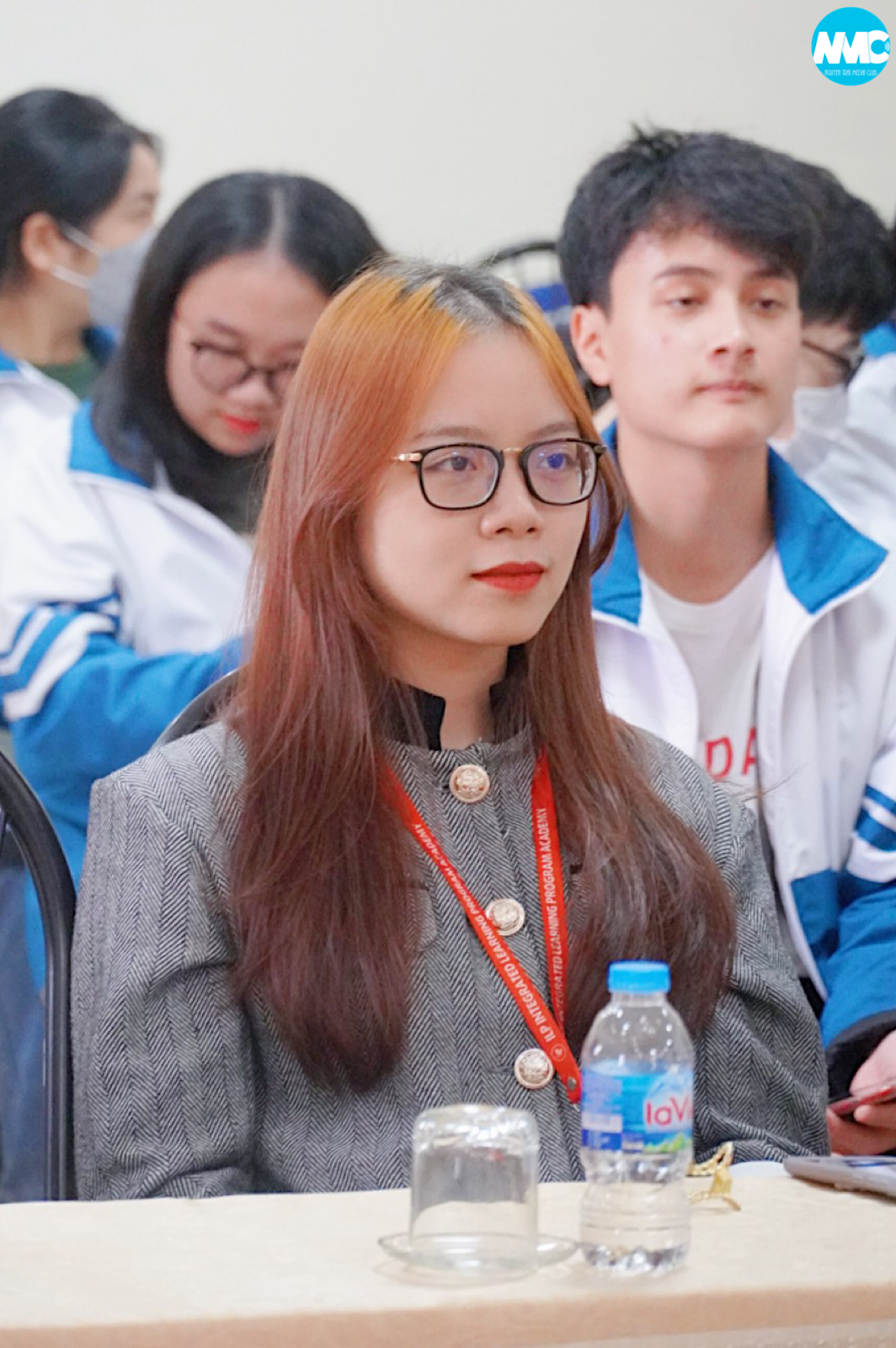 Nhấn để phóng to