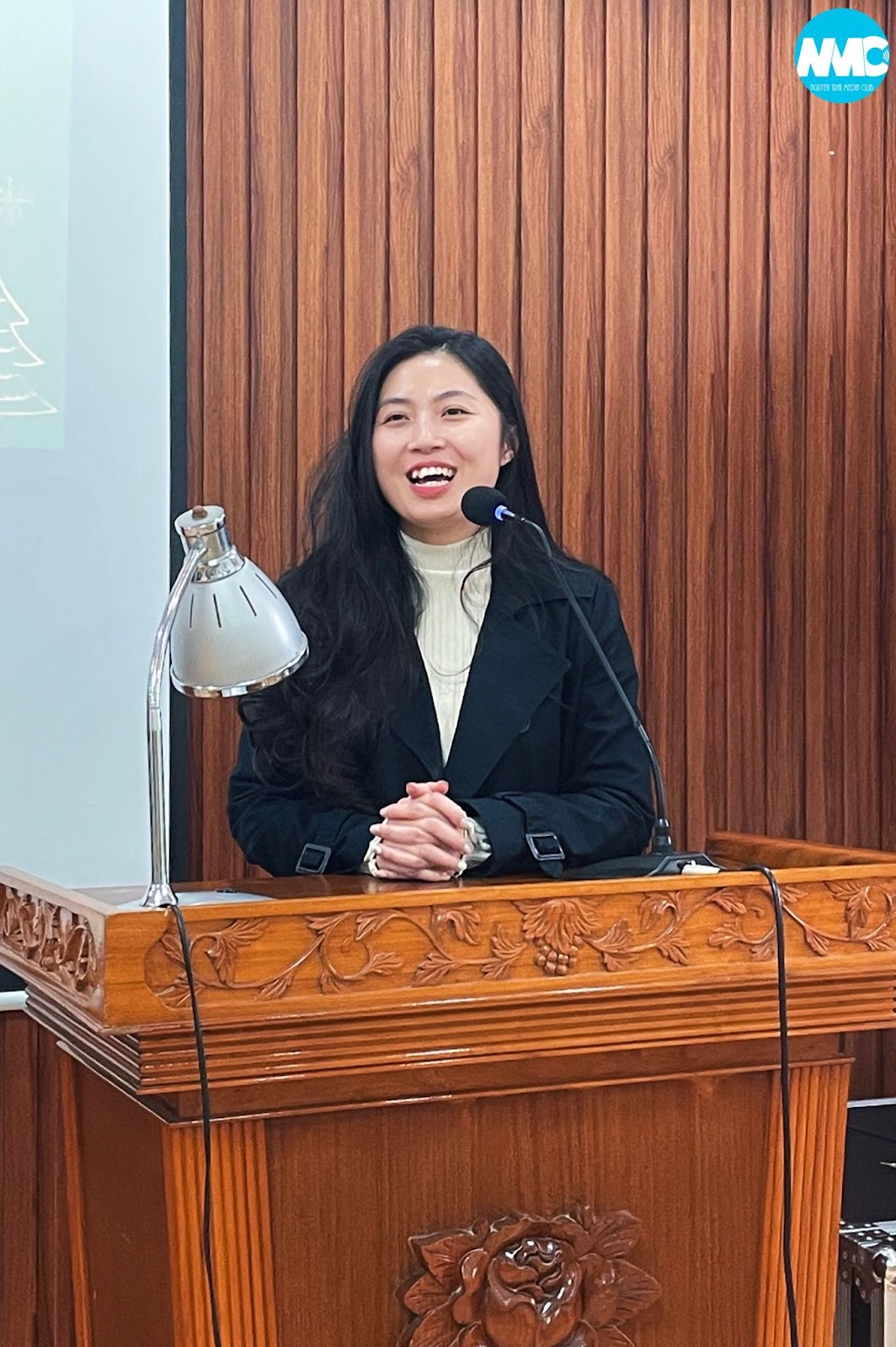 Nhấn để phóng to