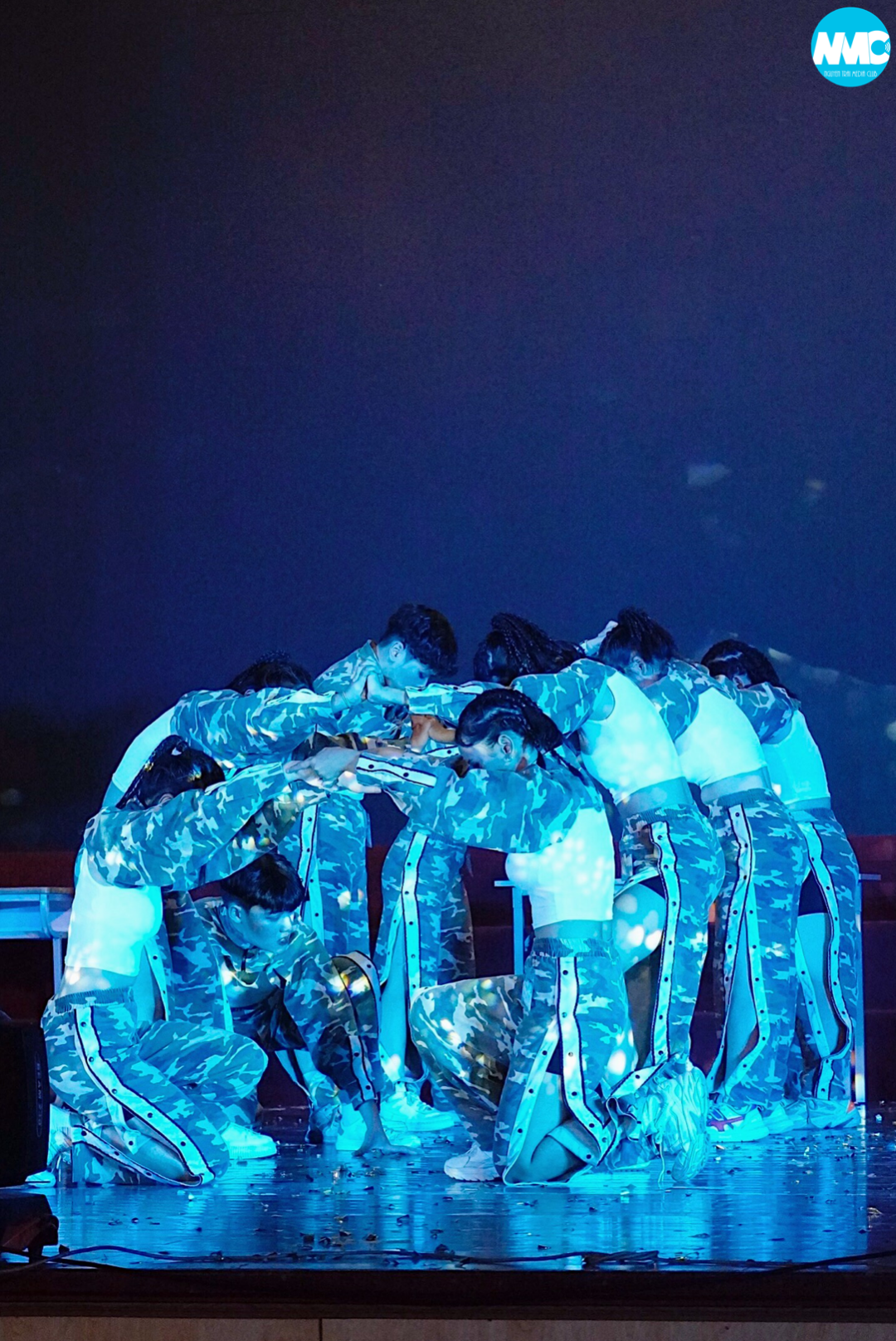 Nhấn để phóng to