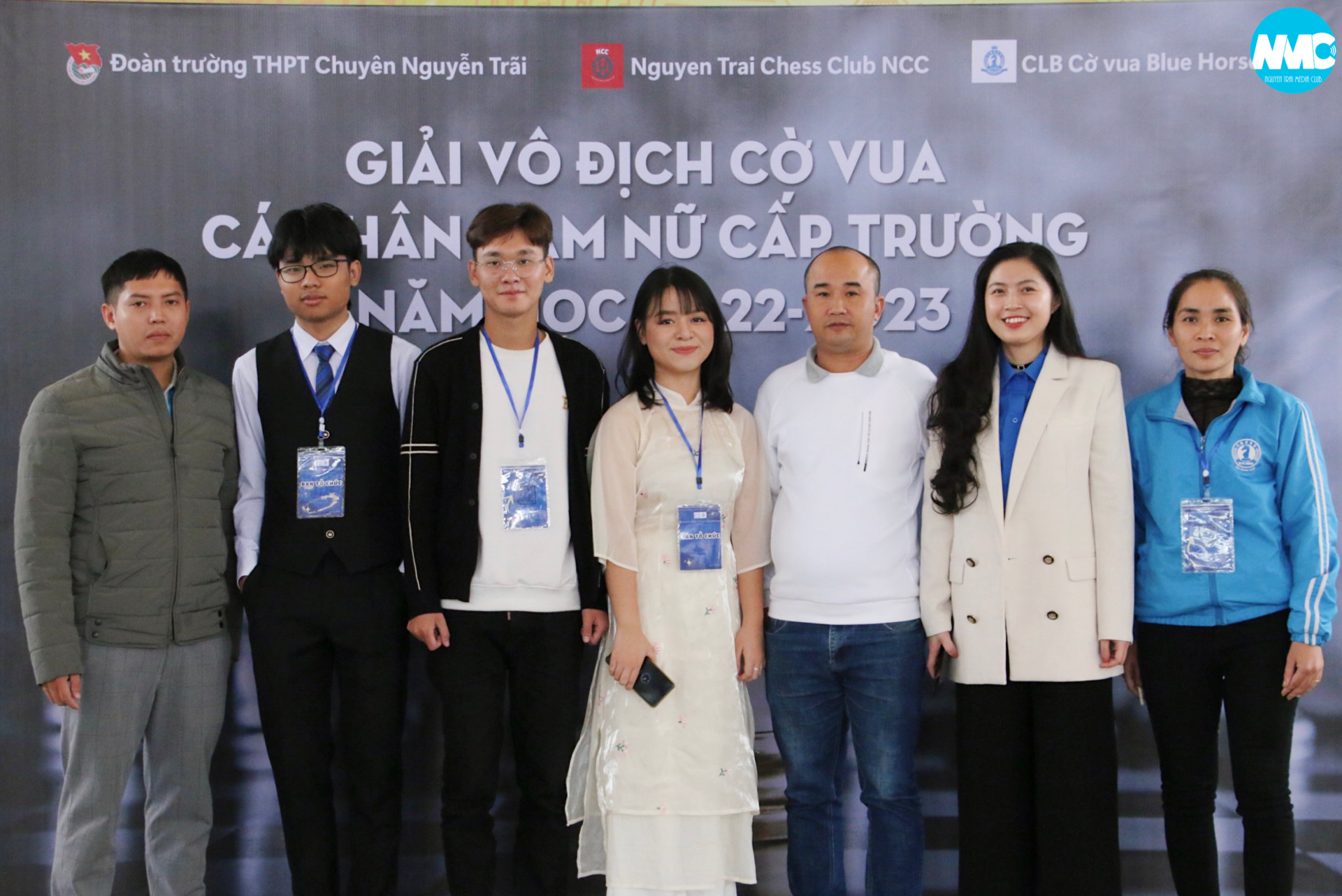 Nhấn để phóng to