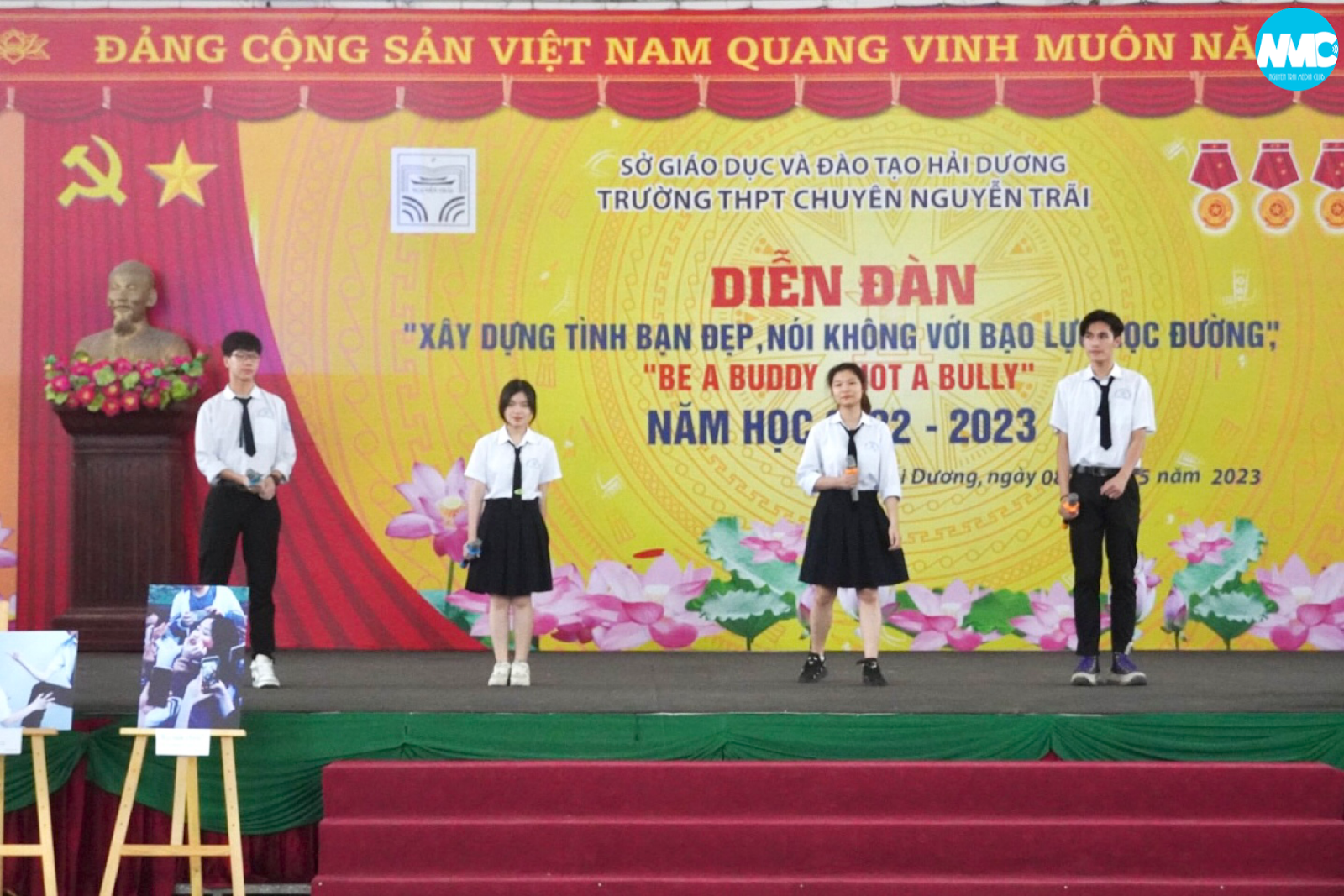 Nhấn để phóng to