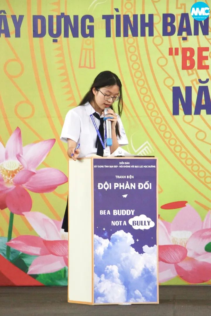 Nhấn để phóng to
