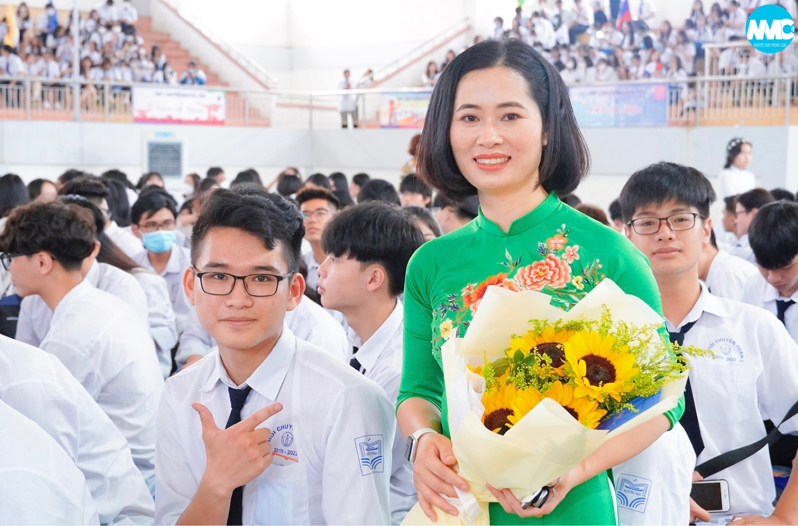 Nhấn để phóng to