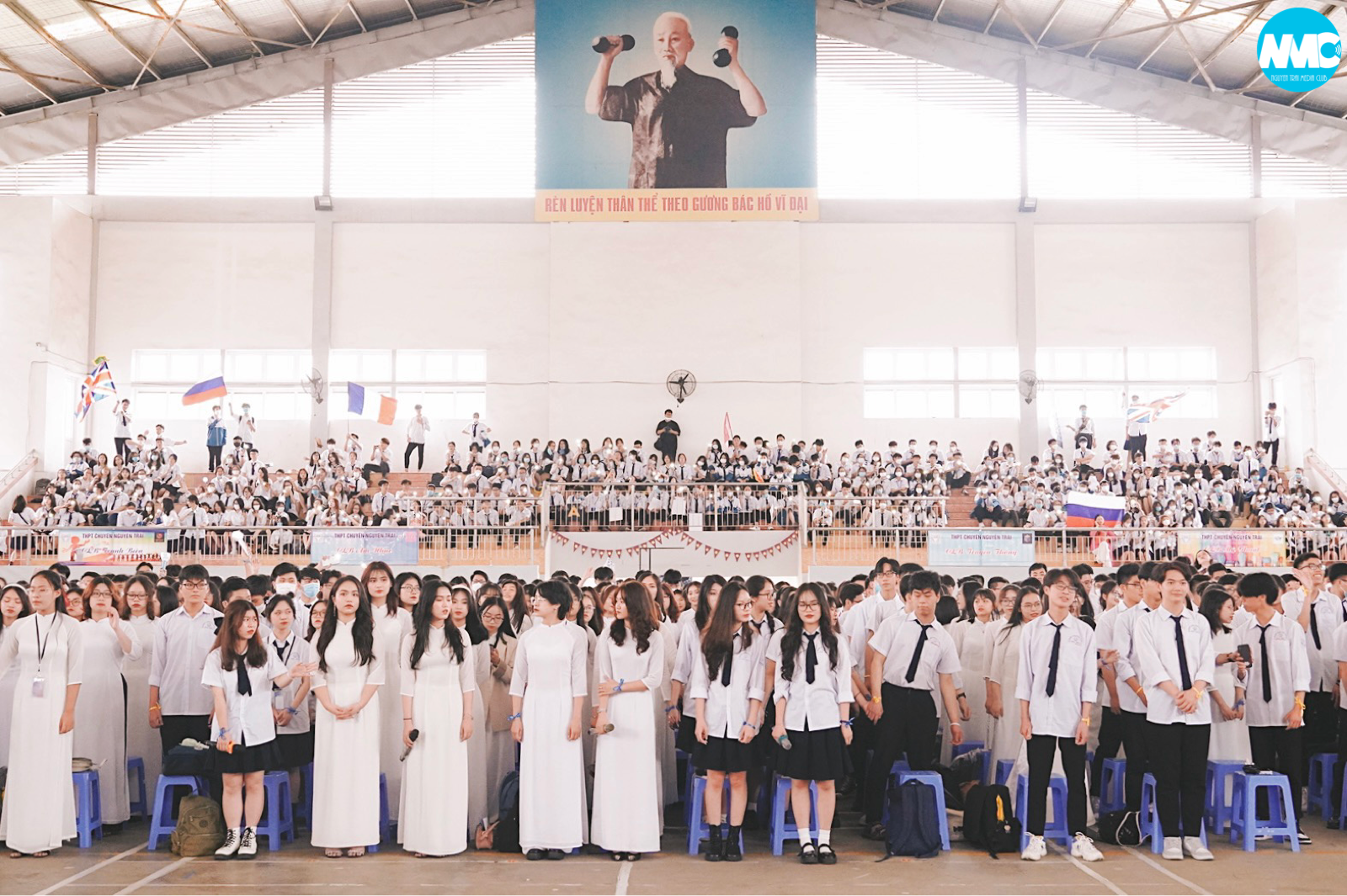 Nhấn để phóng to