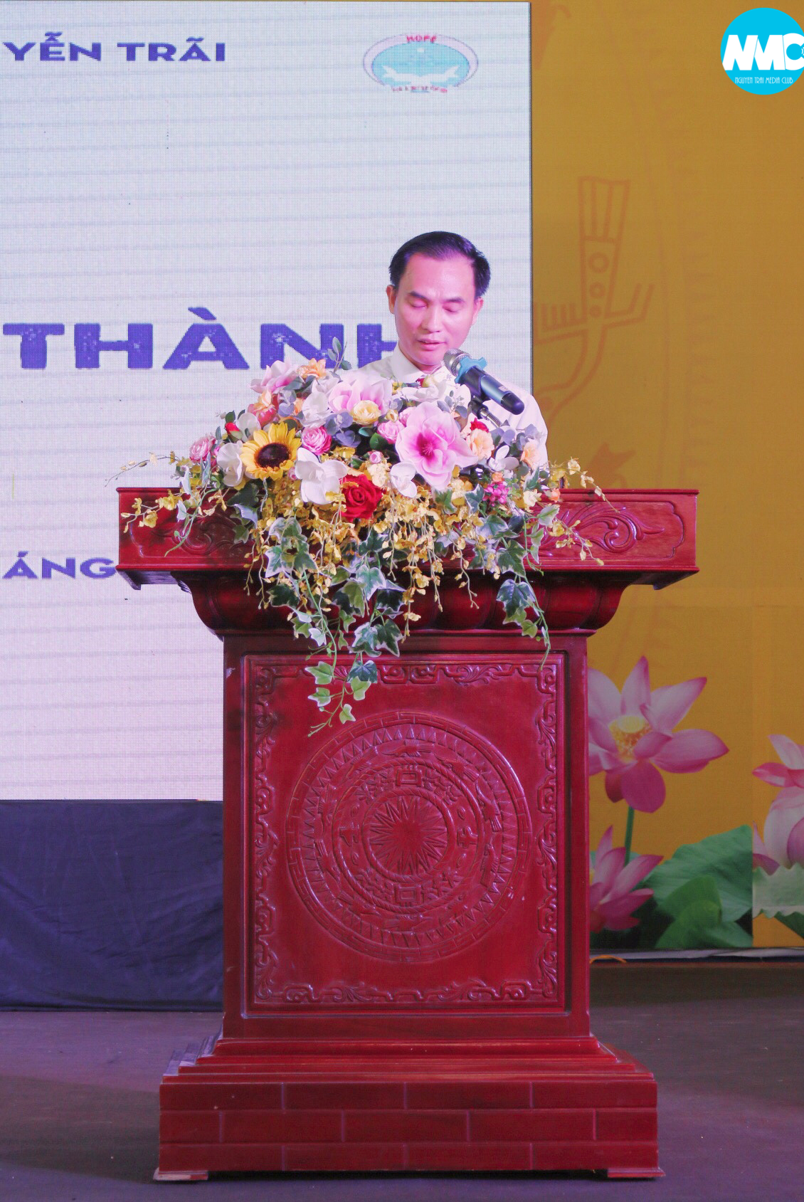 Nhấn để phóng to