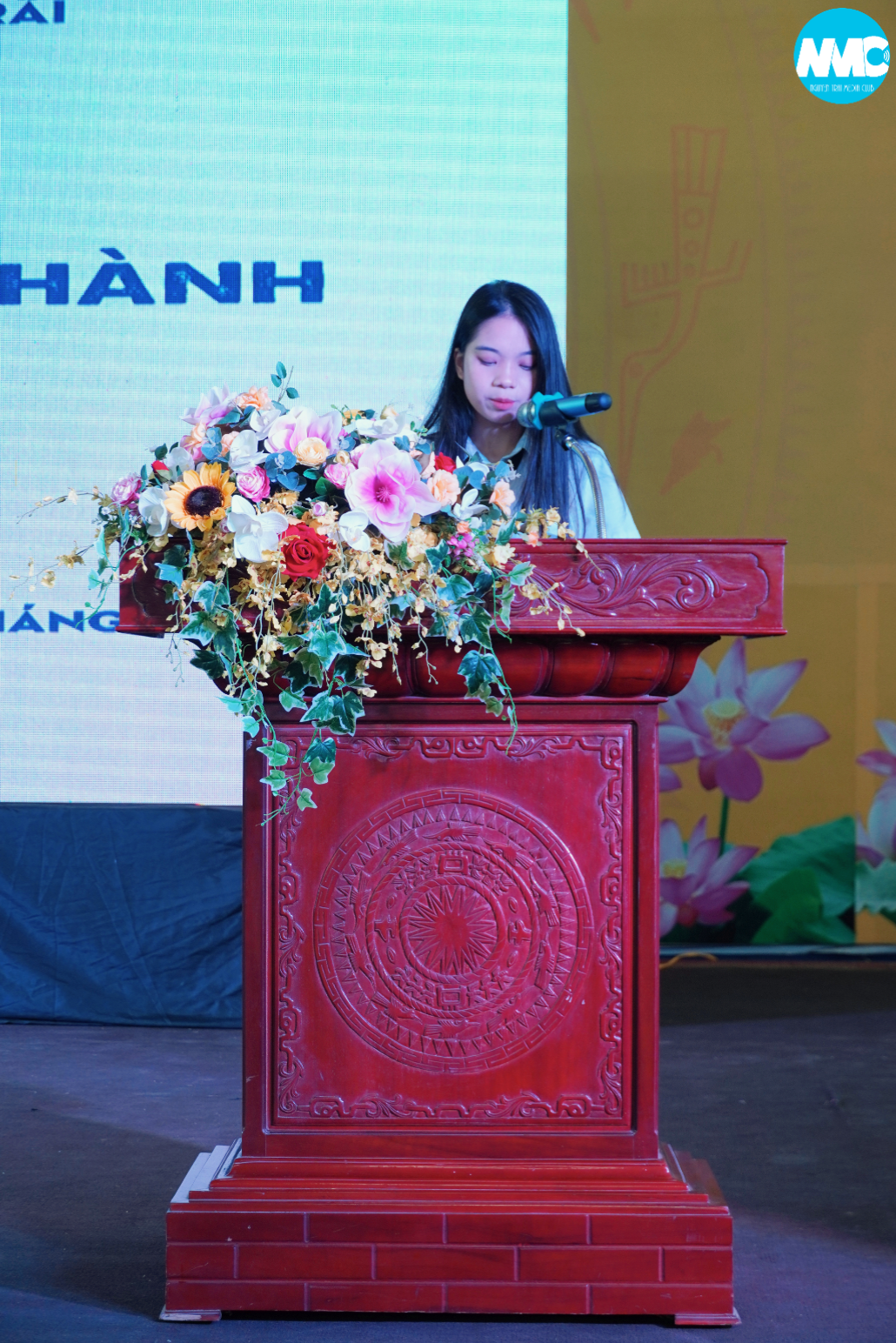 Nhấn để phóng to