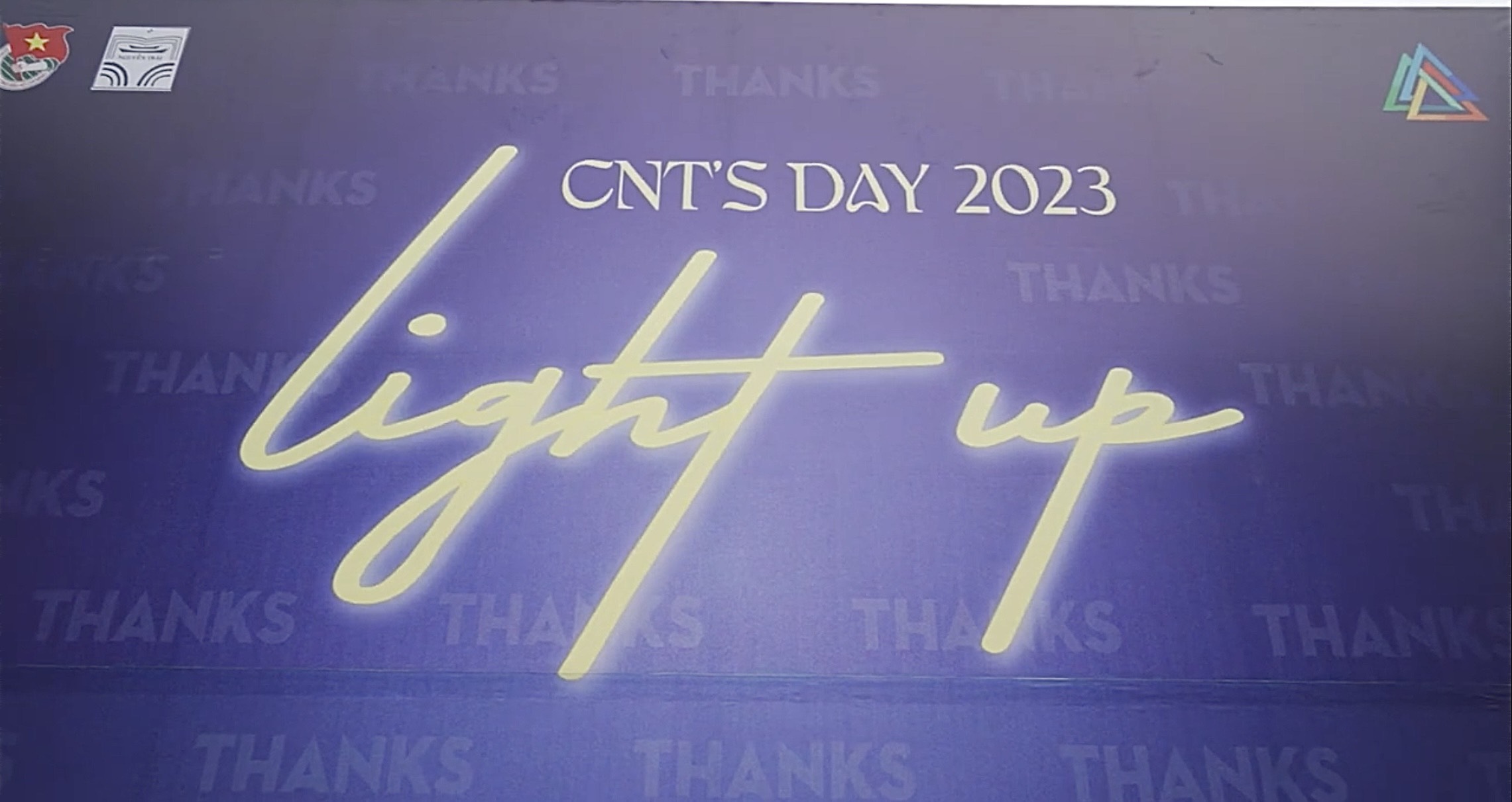 Ngày hội CNT's Day LIGHT UP - Thắp sáng sức trẻ Chuyên Nguyễn Trãi