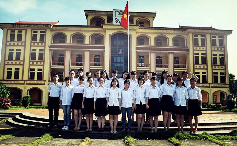 Đắn đo váy đồng phục