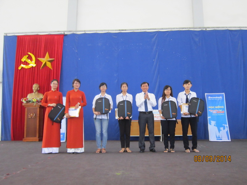 LỄ TRAO HỌC BỔNG SACOMBANK- ƯƠM MẦM CHO NHỮNG ƯỚC MƠ!