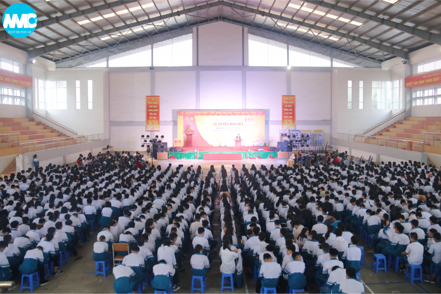 Không khí hân hoan trong buổi lễ sơ kết học kì I