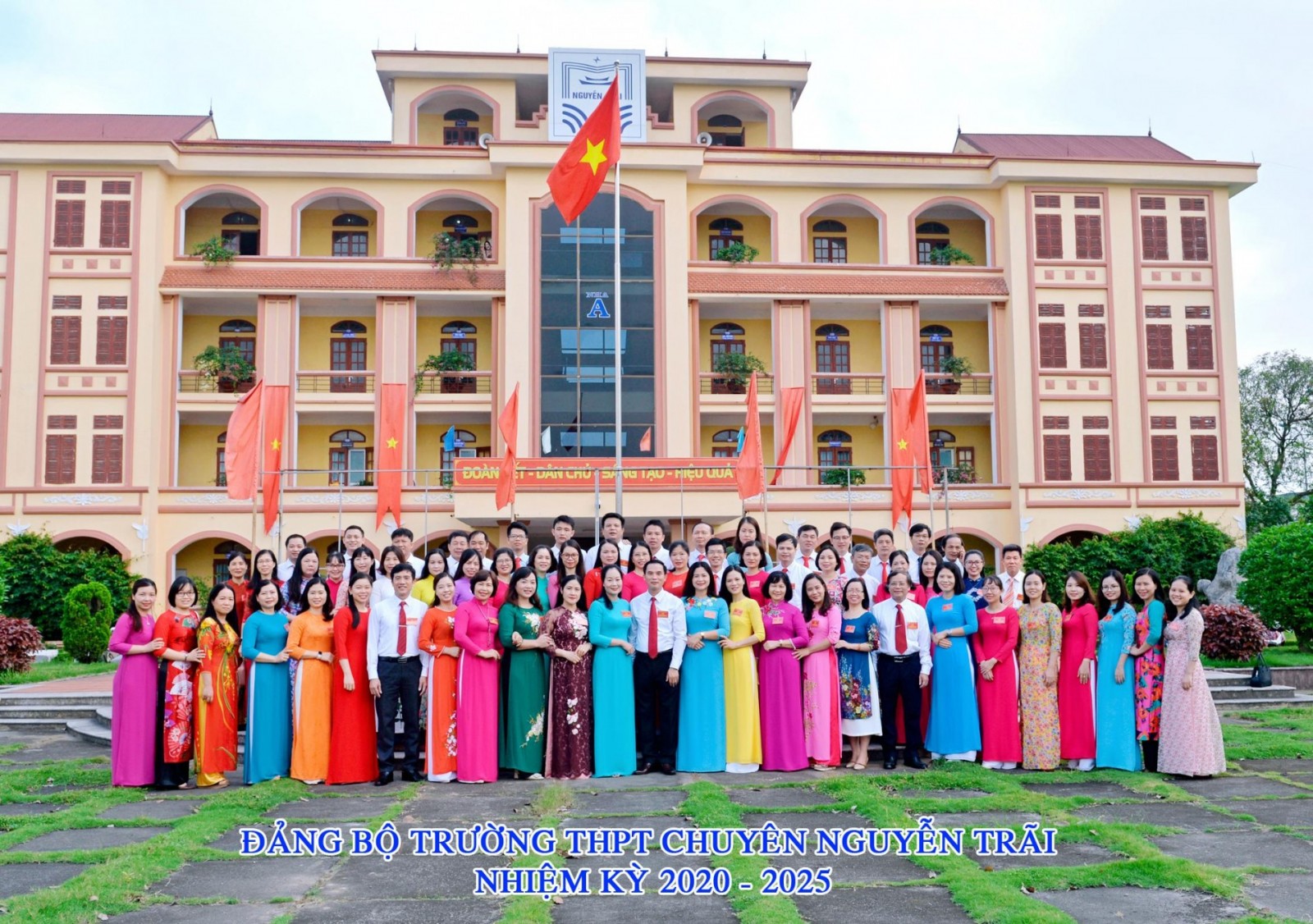 Đảng bộ trường THPT chuyên Nguyễn Trãi - Chặng đường xây dựng và trưởng thành