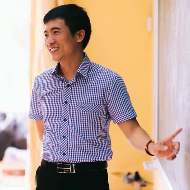 Thầy Mạc Đăng Nghị, Phó Hiệu trưởng nhà trường