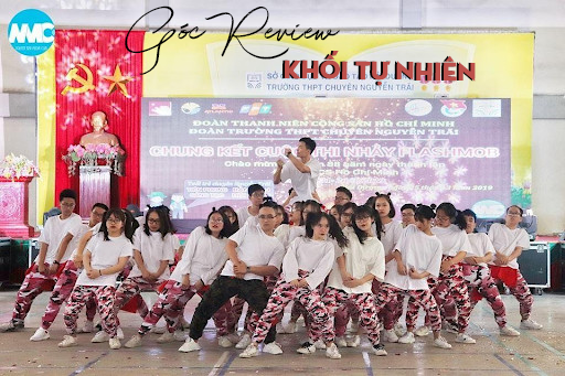 Vén màn bí mật 12 khối Chuyên Nguyễn Trãi: Khối Tự Nhiên