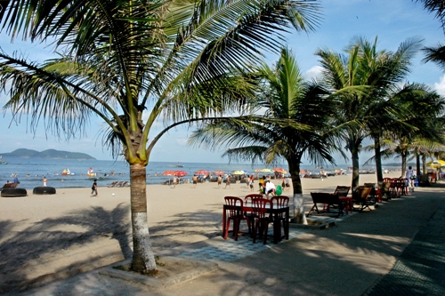 Trường Nguyễn Trãi tham quan Cửa Lò