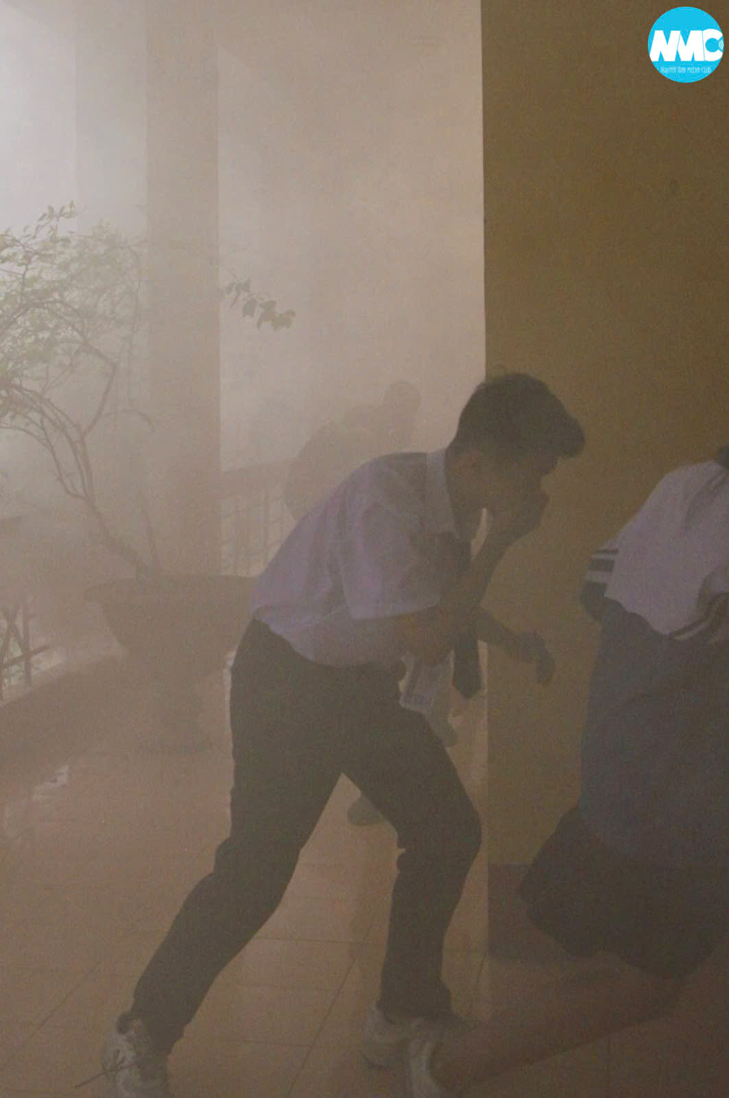 Nhấn để phóng to