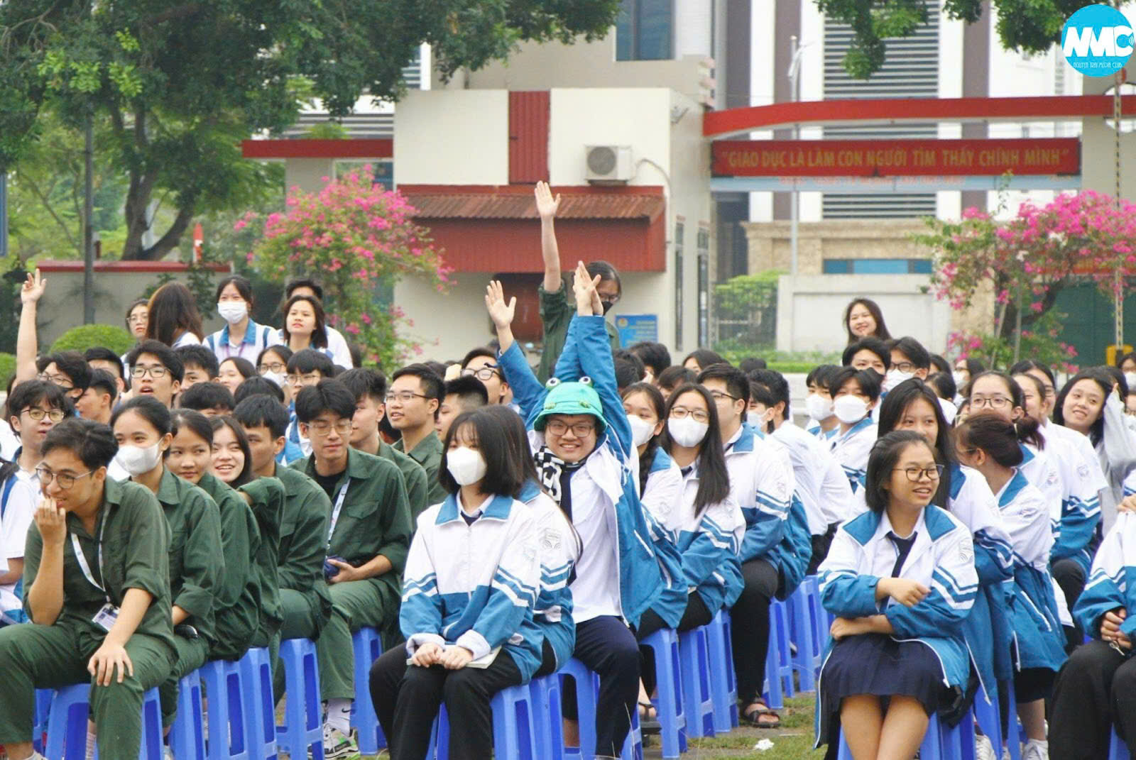 Nhấn để phóng to