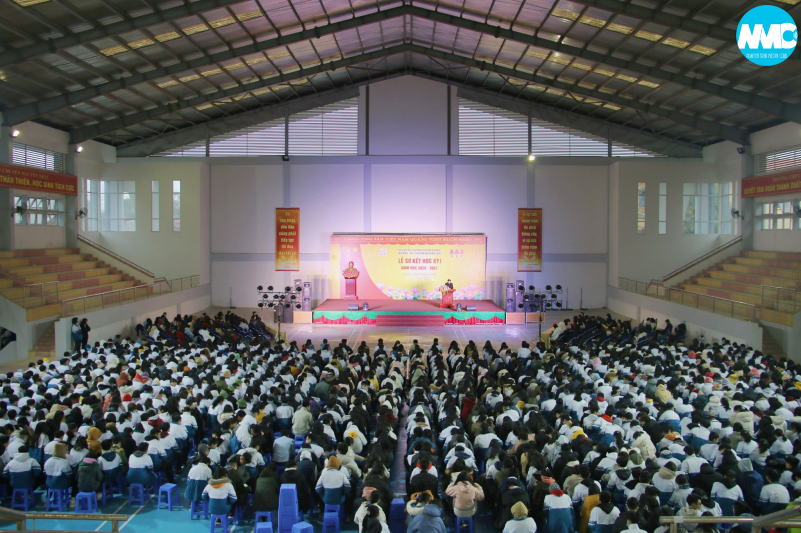 Không khí tưng bừng trong buổi lễ sơ kết học kỳ I năm học 2020-2021