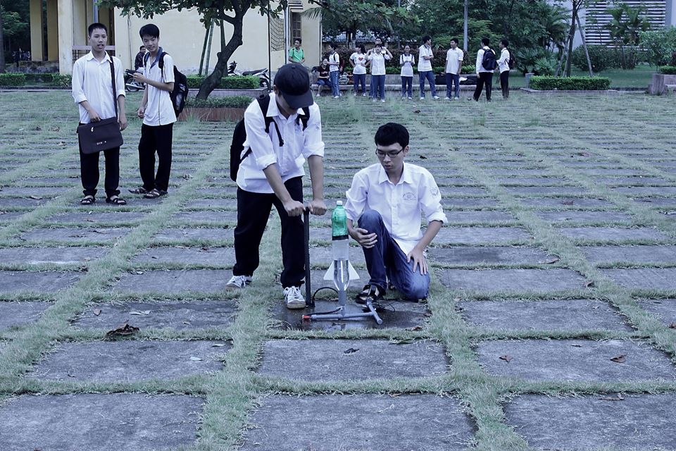 Tên lửa nước - nhiệt huyết và đam mê
